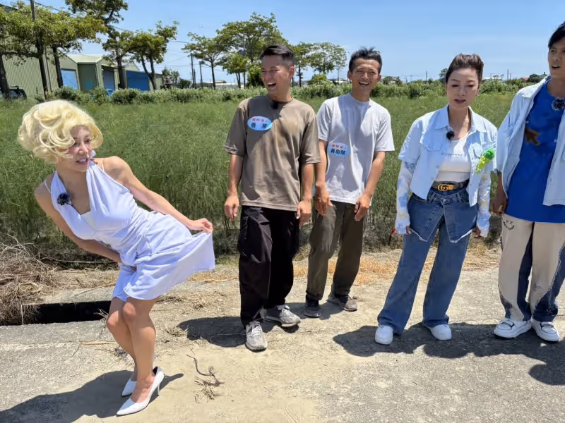 楊繡惠搔首弄姿　嗆2啦啦隊女神「我耍性感時妳們還在包尿布」