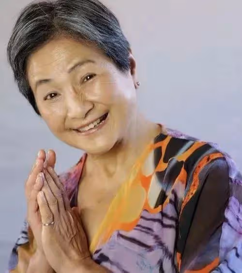 78歲鄭佩佩去世,周星馳李若彤發文悼念,劉濤的話讓人淚目