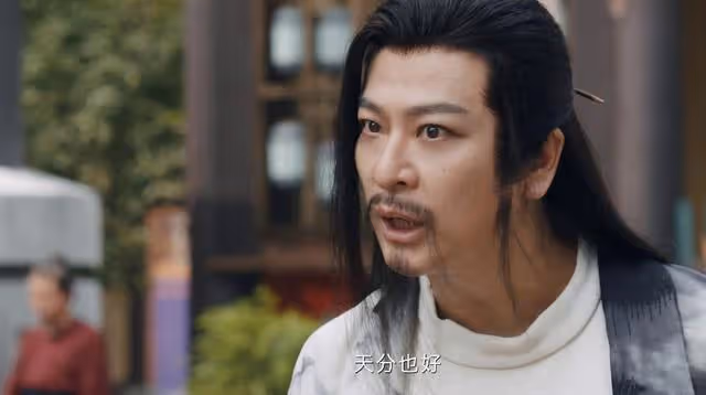 唱歌演戲雙開花,顏值不高演技封神,10年過去,45歲他出場即絕殺