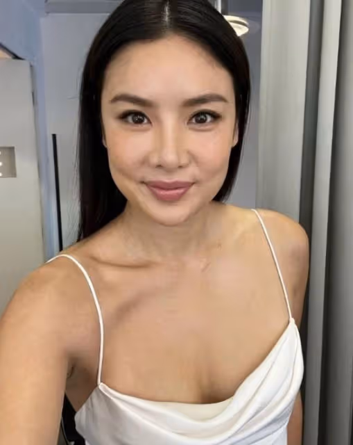 17歲TVB女歌手生圖流出!上衣開窿,簡約淡妝撞樣天王前妻?