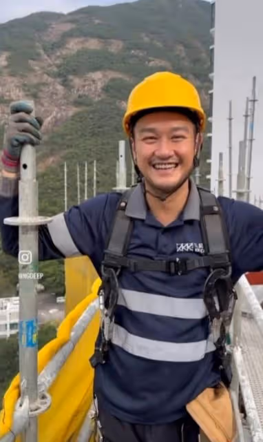 又一港星落魄到工地當工人! 與工友有說有笑!太太四年生四個欲輕生