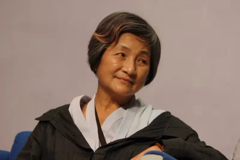 一代俠女香消玉殞!鄭佩佩:從「金燕子」到「華夫人」,她活成了傳奇!