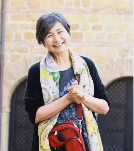曾被好友亦舒搶男友,但仍善良樂觀待人,香港女星鄭佩佩去世
