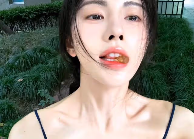 網友又來審判?鞠婧禕最新自拍陷擦邊爭議!趙露思虞書欣等遭牽累