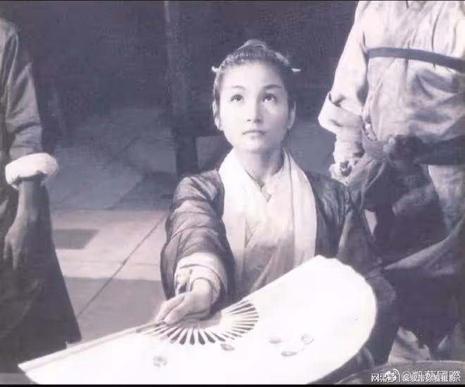 一代「俠女」鄭佩佩因病去世,生前最後一張照片令人淚目