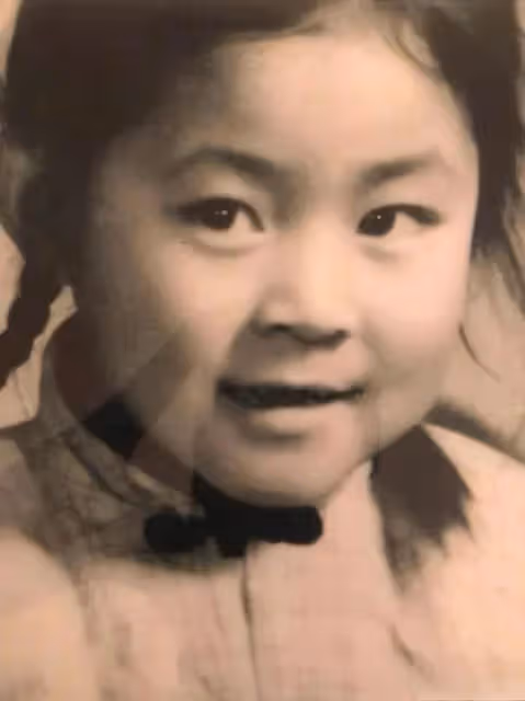 65歲倪萍醫美後真時髦，模樣大變，優雅從容，完全沒了土氣！