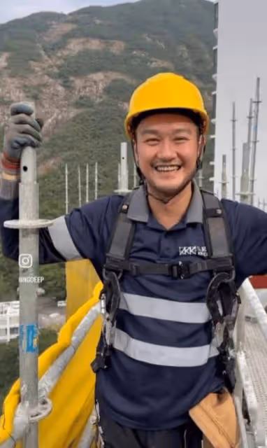 落魄港星終決定到工地當工人! 與工友有說有笑！太太這次不用輕生了