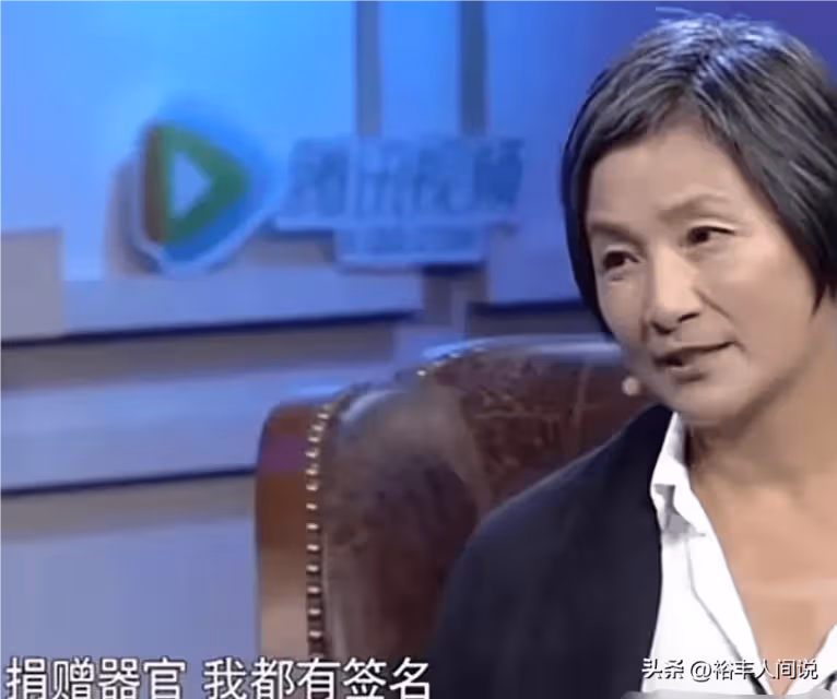 78歲鄭佩佩去世原因曝光!患罕見病類似帕金森,周星馳發文悼念