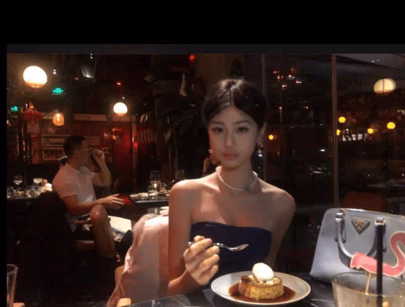 鍾麗緹14歲女兒顏值勝媽媽!穿低領大露背裙,腰臀比絕頂!