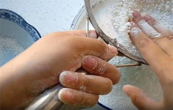 一斤豆子,2斤糯米粉,教你製作正宗東北蒸年糕,做一鍋能吃2個月