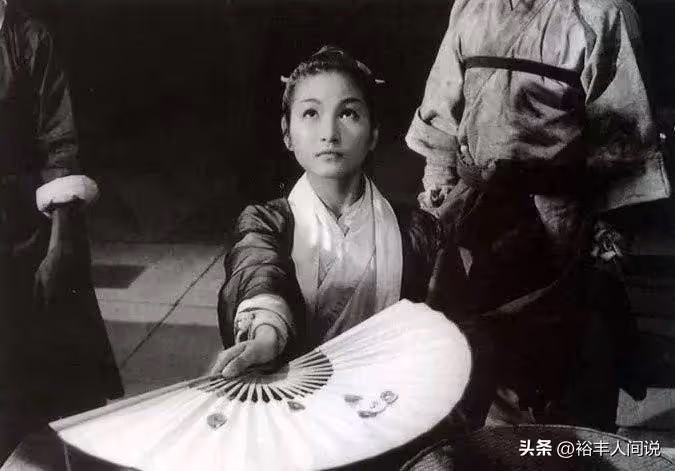 曝78歲鄭佩佩不幸去世!多位知名大咖悼念,劉濤曾透露她需要攙扶