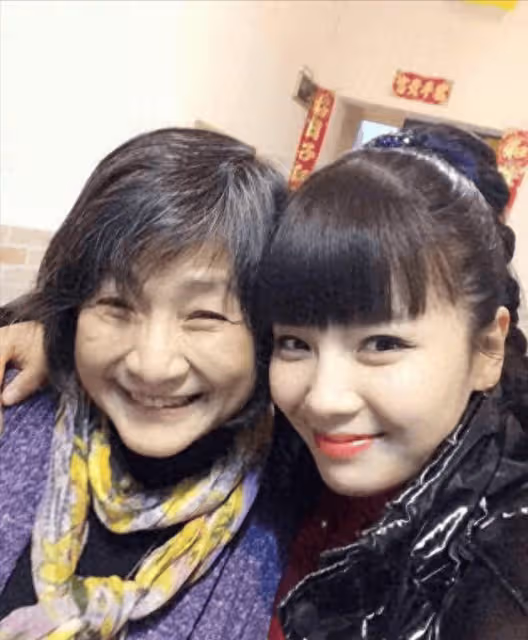 劉濤發文悼念鄭佩佩,IP位址顯示在美國