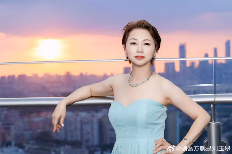 57歲港女星劉玉翠內地搬新居!過期食品不捨得扔,與男友堅持不婚