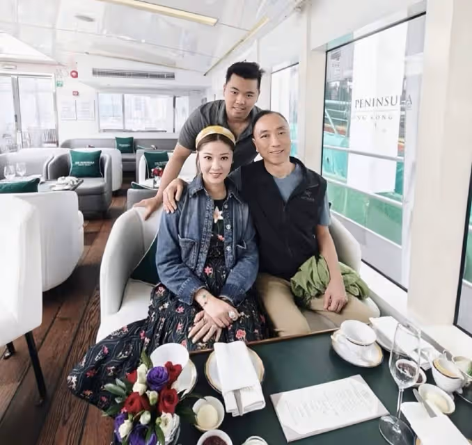 香港女星慶祝老公70歲生日,穿情侶裝秀恩愛,橫刀奪愛進豪門