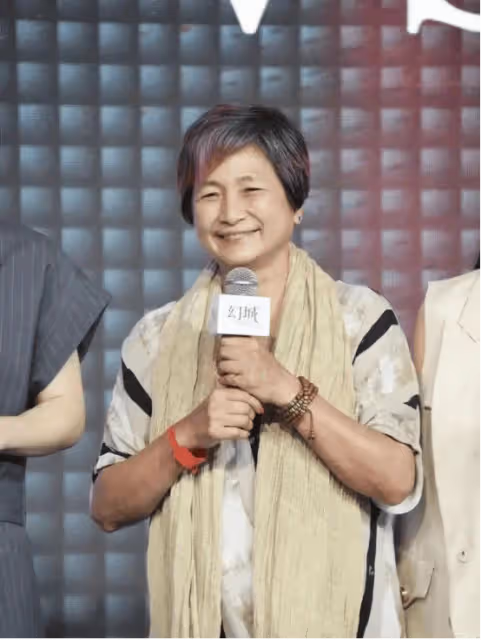 突發!一代俠女鄭佩佩兩日前離世,享年78歲!一生感情坎坷崎嶇,曾出演多部經典影片