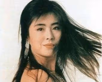 看看娛樂圈那些「從不脫腋毛」的女星,活成了多少男人的夢想?