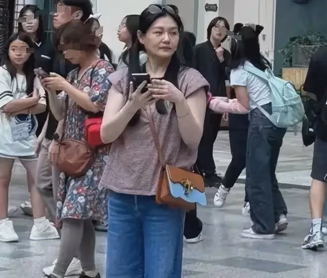 大S近照被嘲蒼老,本人回應表示不在意網友評價,被指嘴太硬強撐