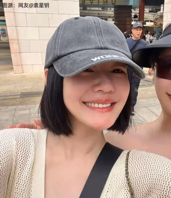 小S一家新加坡被偶遇,仨女兒招搖本人狀態美到爆,全方位碾壓大S