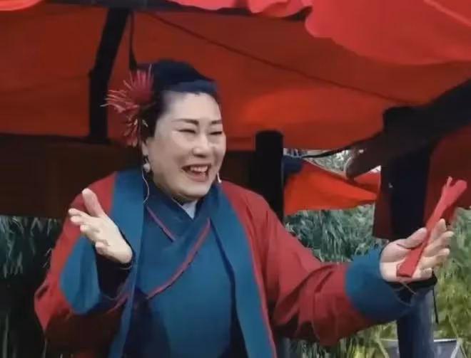 盤點2024年上半年爆火的網紅,個個火得莫名其妙,卻賺得盆滿缽滿