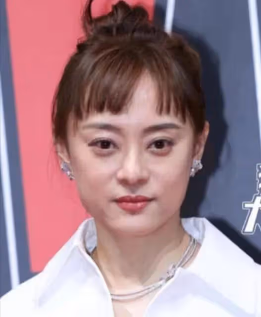 41歲孫儷和44歲胡杏兒同框,皮相美和骨相美的區別就出來了
