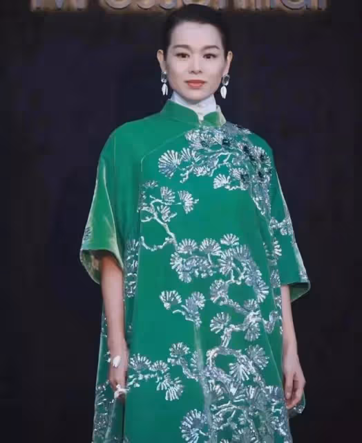 41歲孫儷和44歲胡杏兒同框,皮相美和骨相美的區別就出來了