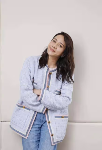 林嘉欣終於穿對，一身極簡風寬鬆舒適又顯氣質，40+女人都該學學