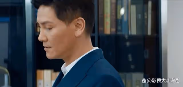 結局,羅承宇親手把昔日兄弟送進監獄,余嘉名輸了人生贏了愛情