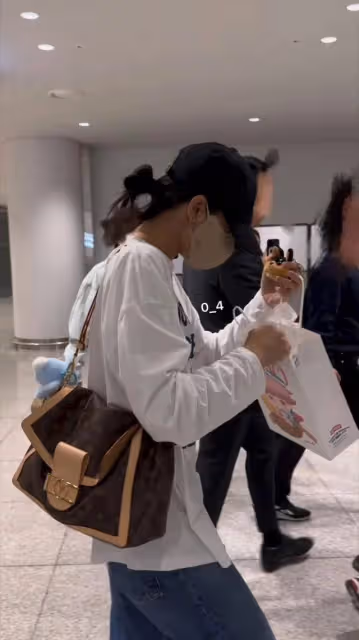 POP MART偶遇LISA一直在拆！媽媽曝光狂粉LISA收藏牆也太實名羨慕
