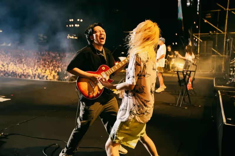 頑童「本色祭」首日狂吸1.2萬人到場沸騰　動用500噸水灑水降溫