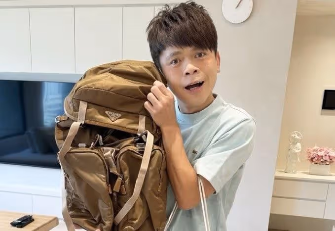 蔡阿嘎慶40歲收PRADA人生首顆精品包！又爆金句偷臭蘿拉