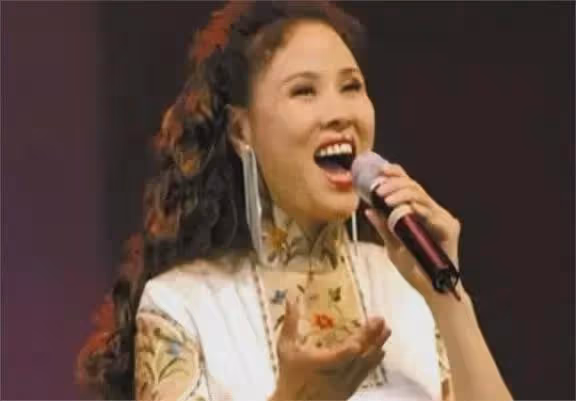 以為他們只是退出歌壇,實則已悄然離逝,再也見不到的5位歌星