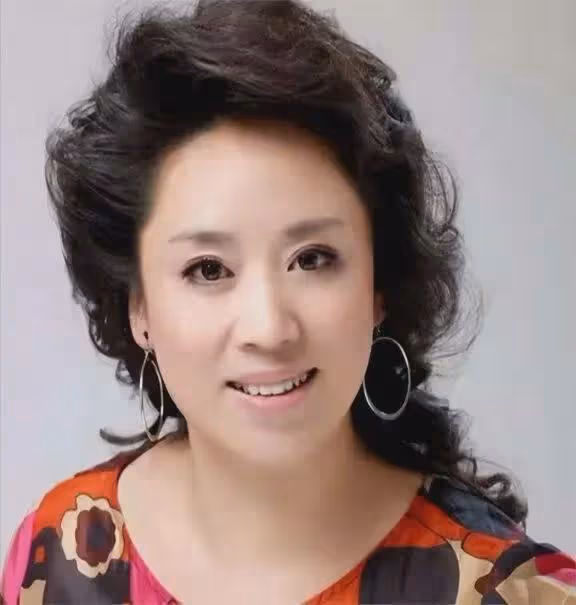 以為他們只是退出歌壇,實則已悄然離逝,再也見不到的5位歌星