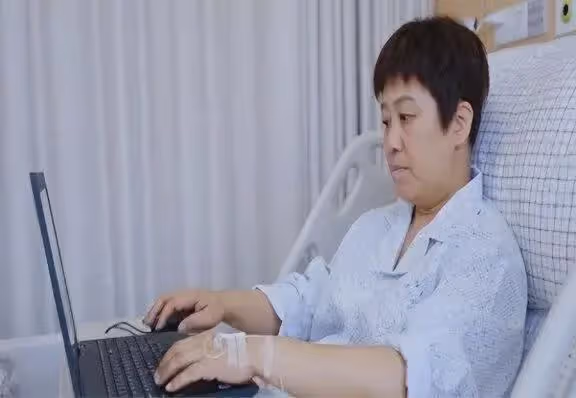 以為他們只是退出歌壇,實則已悄然離逝,再也見不到的5位歌星