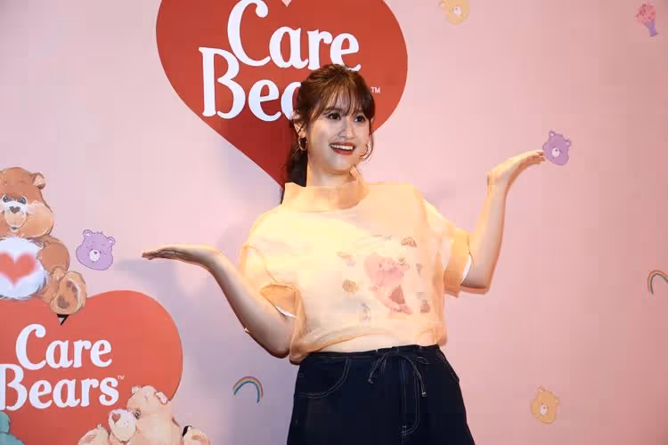 憲哥無所不在！Sandy懷孕失眠一周　俏當Care Bear一日店長噴少女心