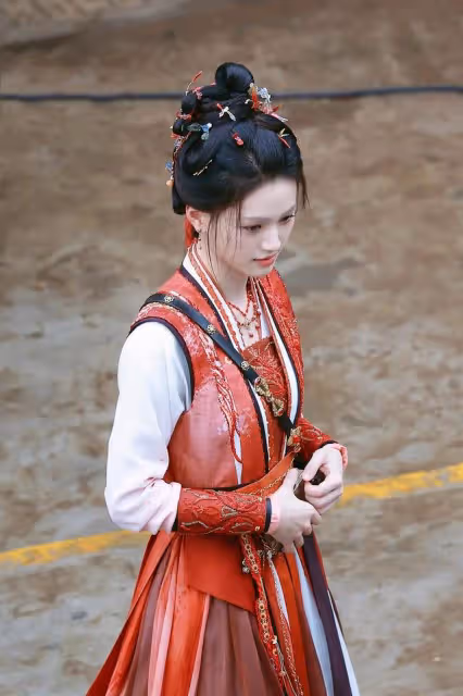 愛奇藝又一部古裝探案劇來襲!李蘭迪領銜主演,女配好漂亮