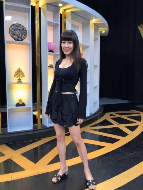 43歲柳岩說希望有個伴,揭開了娛樂圈大齡單身獨居女星的心酸