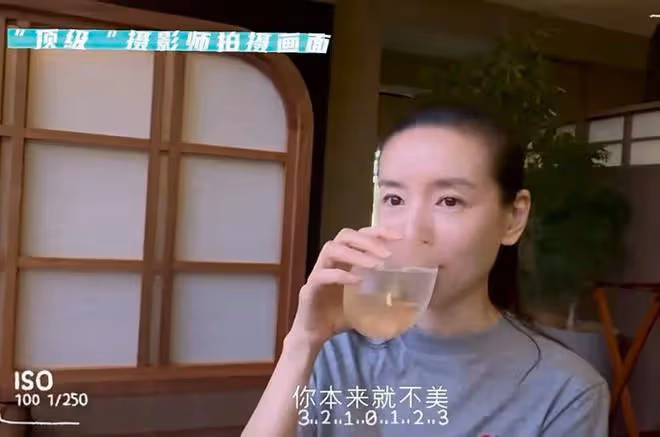 44歲董潔近照快禿頭,兒子頂頂吐槽不好看,董潔反應太無奈