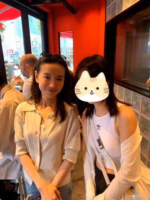 44歲董潔近照快禿頭,兒子頂頂吐槽不好看,董潔反應太無奈