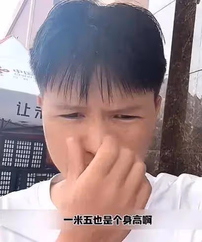 麼嘎!400萬粉絲網紅小英一家開公司了,網友:上拉如成富一代了