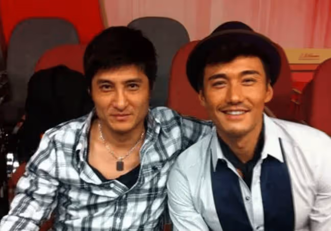 演員親兄弟,境遇大不同!弟弟住豪宅享受人生,哥哥卻在成名後鋃鐺入獄......