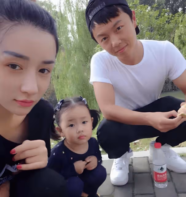 她是「最乾淨」的女演員,出道18年零緋聞,被譽為古裝女神,老公如今紅得發紫