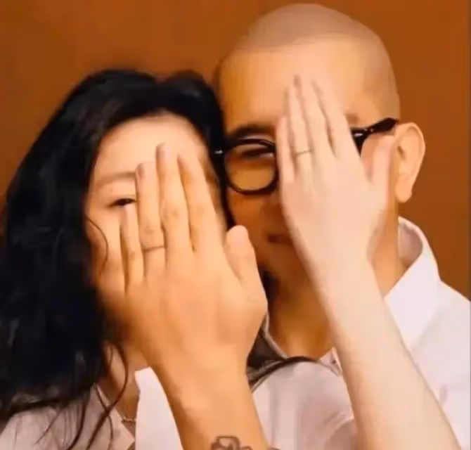 大S具俊曄疑似又添新情侶紋身!手腕處都多了三條線