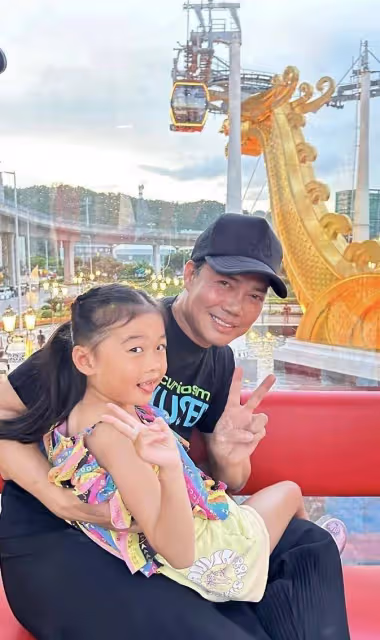 知名港星謝天華近況曝光!妻兒為其澳門慶生,一對子女皮膚黝黑
