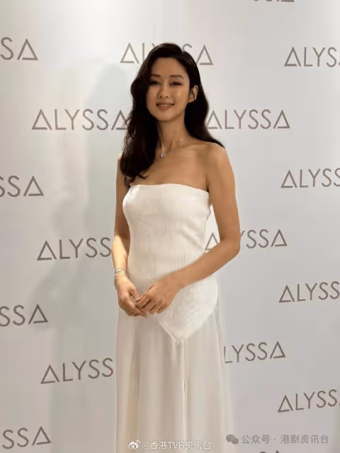 岑麗香愛在媽媽群組分享美容資訊!李靄璣透露預產期8月20日
