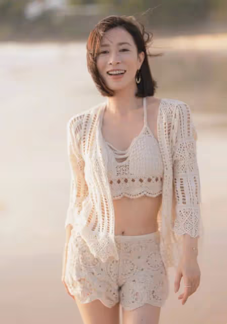 佘詩曼實現了穿衣自由？比基尼泳衣穿出甜甜的美感