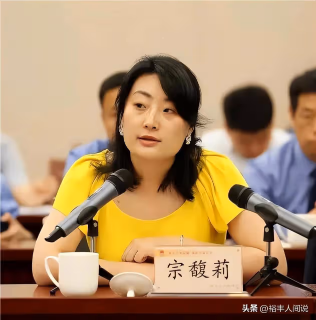 宗馥莉被曝辭職後續!老鄧將下架重慶戶外廣告,直播間已停播兩天