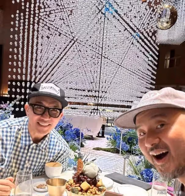大S太重口!難怪張蘭說具俊曄有老人味,街頭遛彎像大爺,大S好能忍