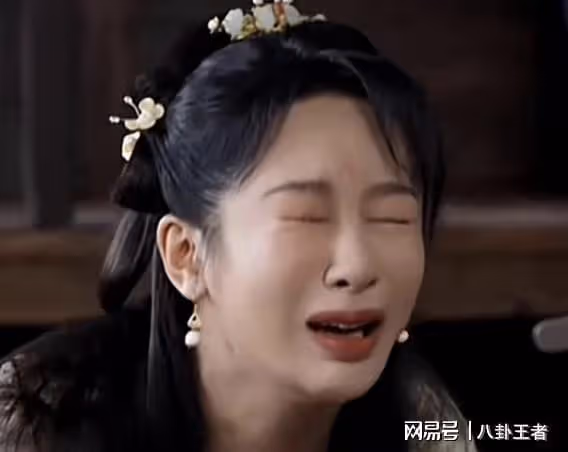 32歲楊紫哭戲太辣眼!五官亂飛只會張大嘴嚎,被吐槽演技複製粘貼
