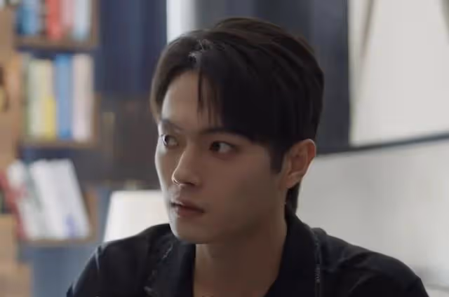 你比星光美麗:韓廷撞破秦立求婚,台上落淚求復合