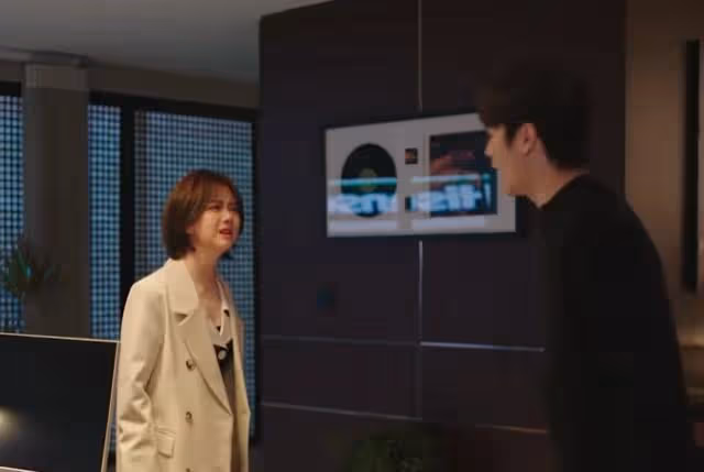你比星光美麗:韓廷撞破秦立求婚,台上落淚求復合